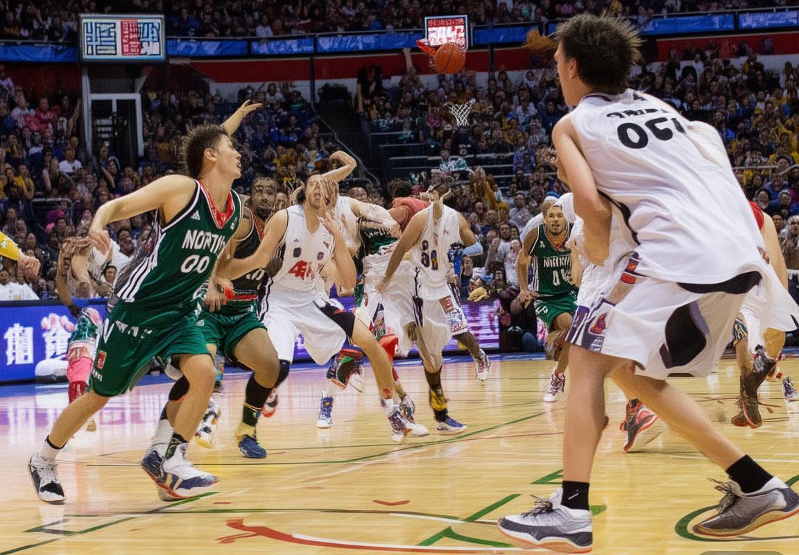 北控江苏巅峰对决：战术解析与精彩瞬间回顾(图2)